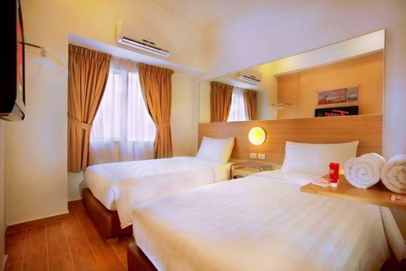 Monoloog Hotel Bekasi Extérieur photo