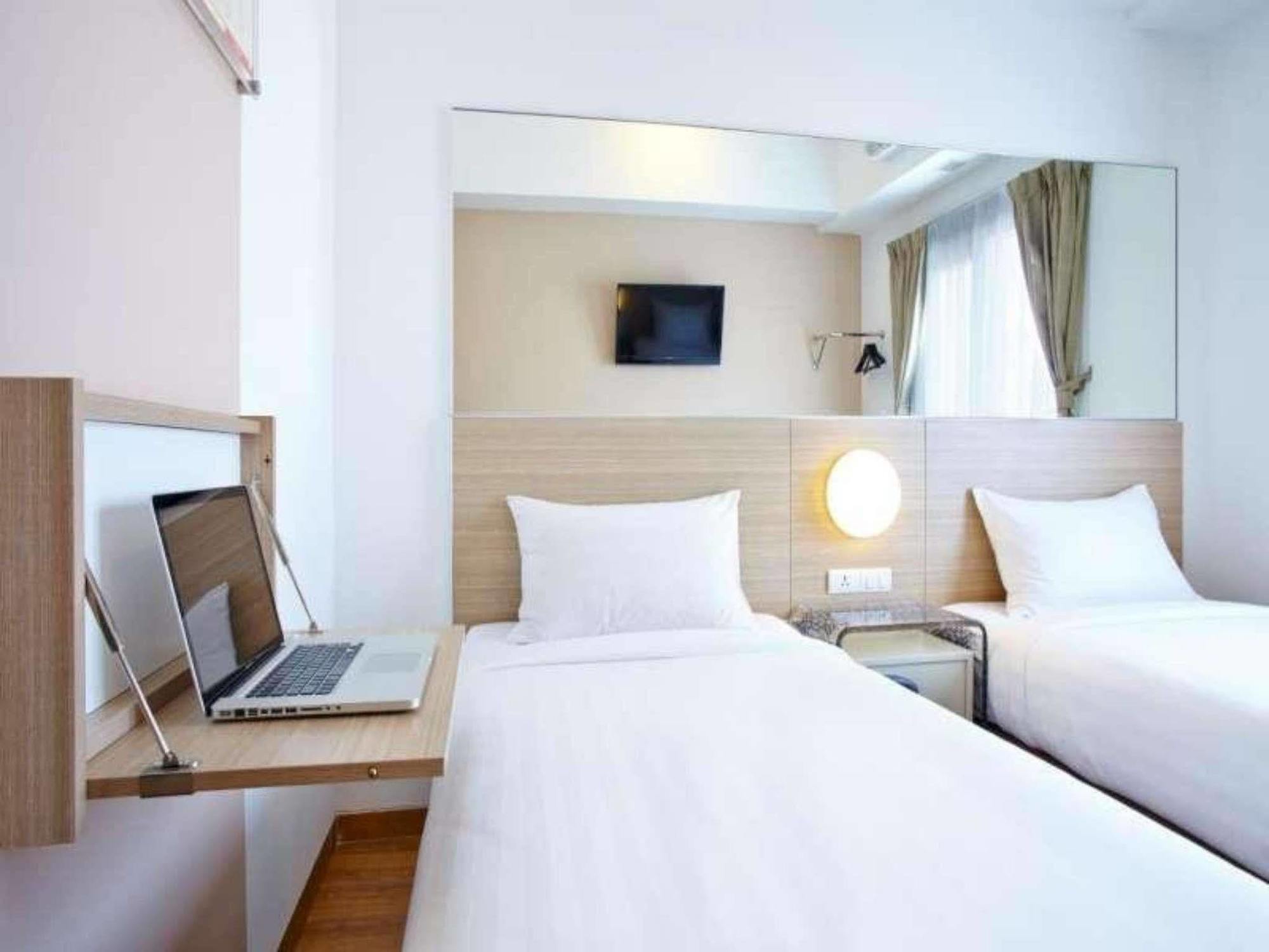 Monoloog Hotel Bekasi Extérieur photo