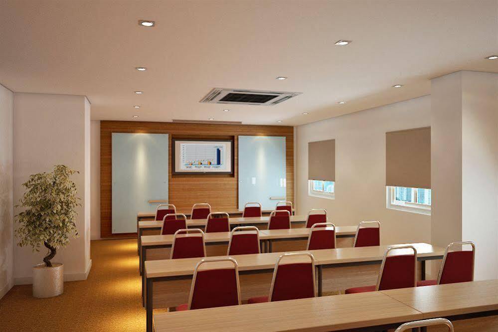 Monoloog Hotel Bekasi Extérieur photo